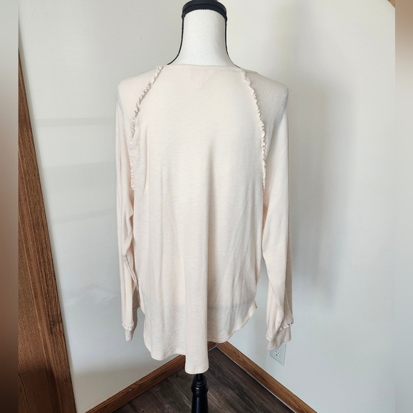 Lauren Conrad Ivory Ruffle Trim Raglan Shirt - Picture 4 of 6